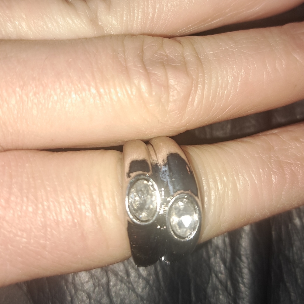Avara: Nelly Silver Rhinestone Ring-7/7.5